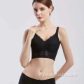 Soutien-gorge en dentelle noire pour les gros seins